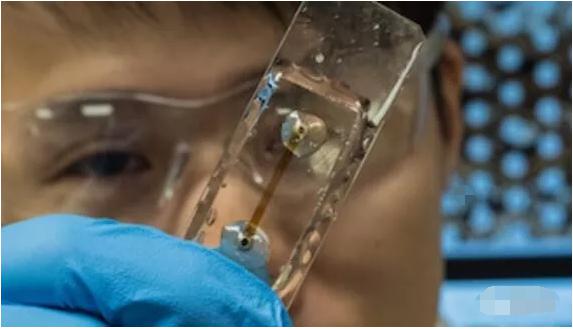 能夠探究石油行業“膽固醇”的微流控裝置