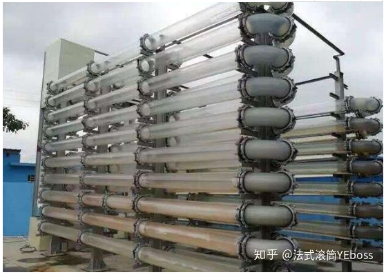 生產(chǎn)中的管道反應(yīng)器，管道反應(yīng)器可根據(jù)場地需要做成直管，蛇管或者盤管